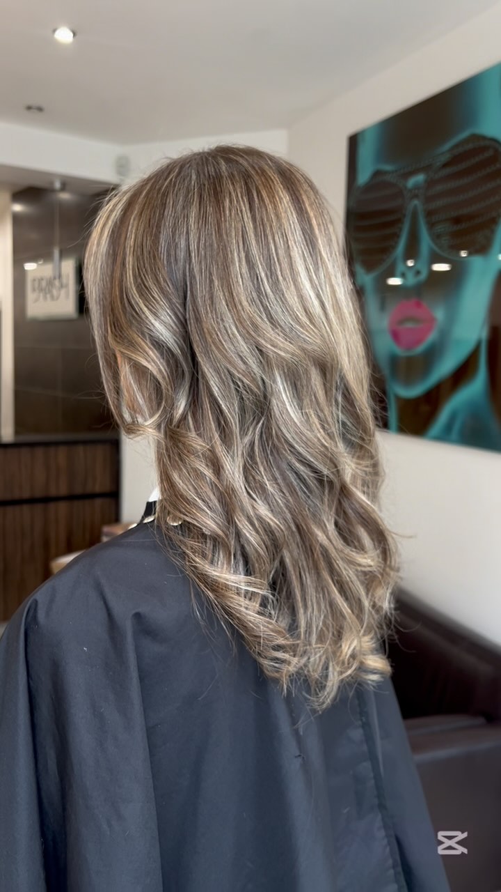 Blonde hair with soft waves